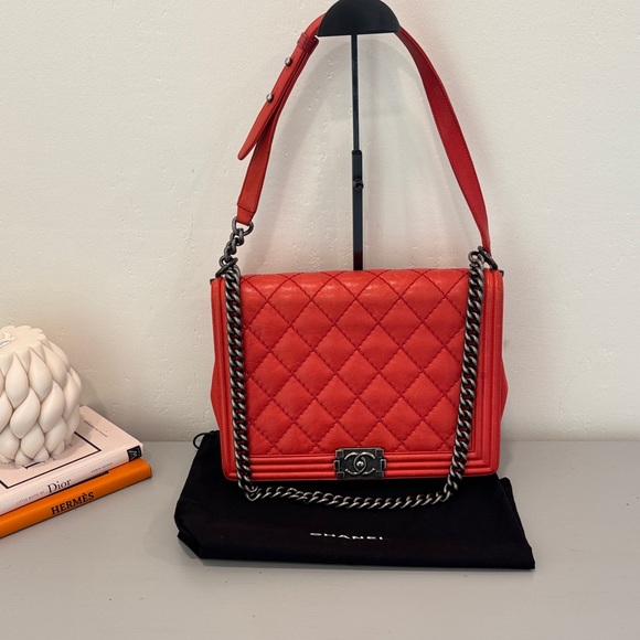 CHANEL Handbags - 🚨FREE SHIPPING🚨 CHANEL Red Quilted caviar jumbo Boy Bag